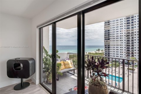 Copropriété à vendre à Hollywood, Floride: 2 chambres, 145.86 m2 № 1175767 - photo 14