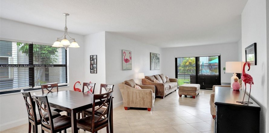 Condo in Deerfield Beach, Florida, 2 bedrooms  № 1096977