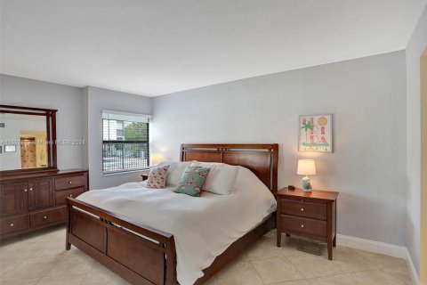 Condo in Deerfield Beach, Florida, 2 bedrooms  № 1096977 - photo 17