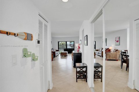 Copropriété à vendre à Deerfield Beach, Floride: 2 chambres, 94.02 m2 № 1096977 - photo 9