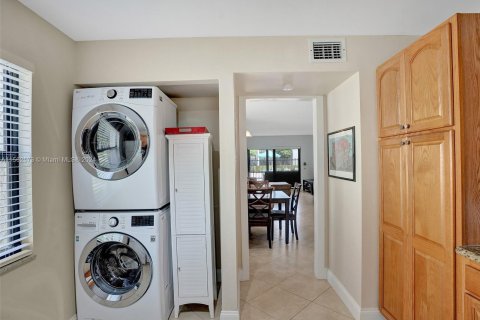 Copropriété à vendre à Deerfield Beach, Floride: 2 chambres, 94.02 m2 № 1096977 - photo 13