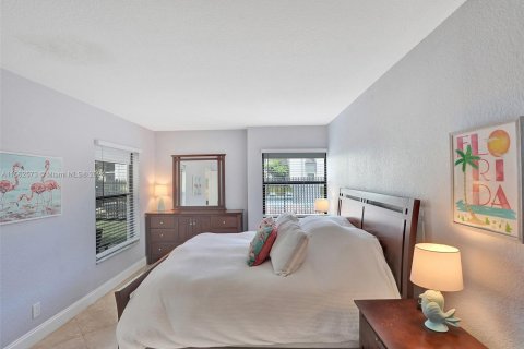 Condo in Deerfield Beach, Florida, 2 bedrooms  № 1096977 - photo 18