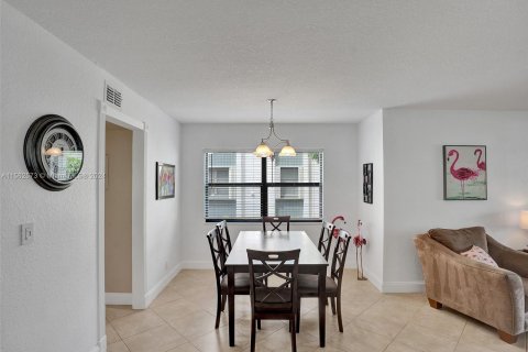 Condo in Deerfield Beach, Florida, 2 bedrooms  № 1096977 - photo 4