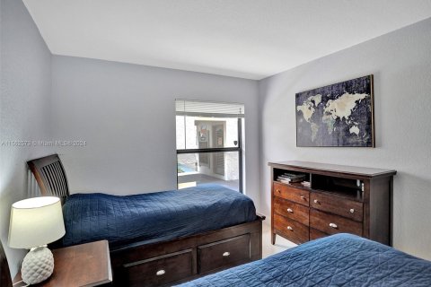 Condo in Deerfield Beach, Florida, 2 bedrooms  № 1096977 - photo 15