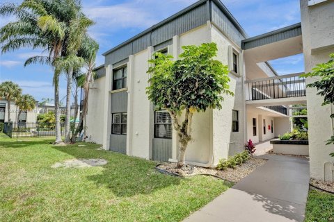 Condo in Deerfield Beach, Florida, 2 bedrooms  № 1096977 - photo 28