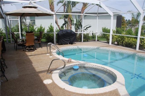 Appartement à louer à Punta Gorda, Floride: 2 chambres, 102.19 m2 № 1386431 - photo 4