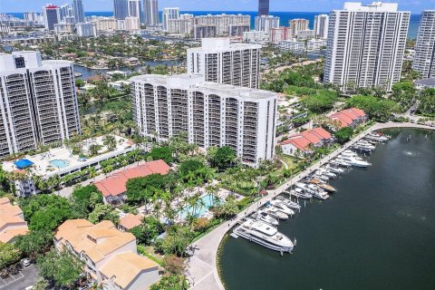 Condominio en venta en Aventura, Florida, 2 dormitorios, 110.27 m2 № 1155087 - foto 1