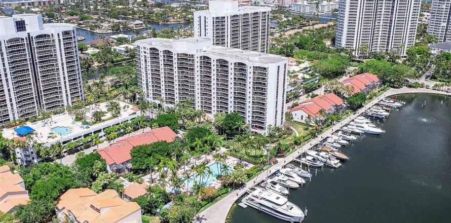 Condo in Aventura, Florida, 2 bedrooms  № 1155087