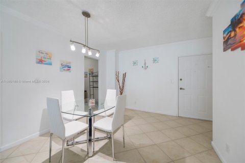 Copropriété à vendre à Hollywood, Floride: 1 chambre, 77.57 m2 № 1155044 - photo 11