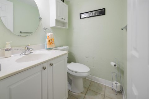 Condo in Hollywood, Florida, 1 bedroom  № 1155044 - photo 14