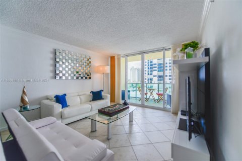 Copropriété à vendre à Hollywood, Floride: 1 chambre, 77.57 m2 № 1155044 - photo 6