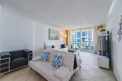 Copropriété à vendre à Hollywood, Floride: 1 chambre, 77.57 m2 № 1155044 - photo 4