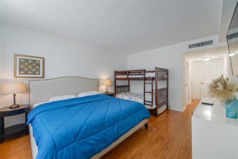 Copropriété à vendre à Hollywood, Floride: 1 chambre, 77.57 m2 № 1155044 - photo 17