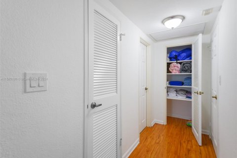 Copropriété à vendre à Hollywood, Floride: 1 chambre, 77.57 m2 № 1155044 - photo 19