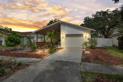 Casa en venta en Tampa, Florida, 2 dormitorios, 117.89 m2 № 1407286 - foto 1