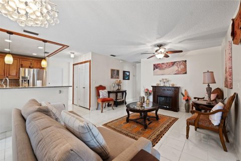 Casa en venta en Tampa, Florida, 2 dormitorios, 117.89 m2 № 1407286 - foto 9