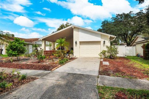 Villa ou maison à vendre à Tampa, Floride: 2 chambres, 117.89 m2 № 1407286 - photo 2