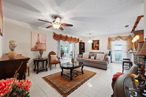 Villa ou maison à vendre à Tampa, Floride: 2 chambres, 117.89 m2 № 1407286 - photo 8