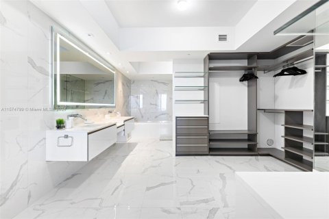 Condo in Aventura, Florida, 3 bedrooms  № 1147190 - photo 18