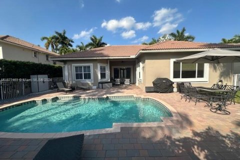 Villa ou maison à vendre à Weston, Floride: 5 chambres, 297.01 m2 № 1147155 - photo 5