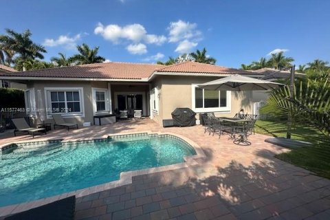 House in Weston, Florida 5 bedrooms, 297.01 sq.m. № 1147155 - photo 4