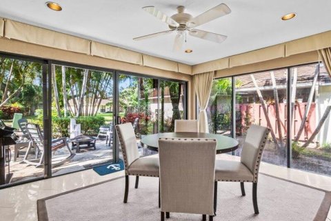 Villa ou maison à vendre à North Palm Beach, Floride: 2 chambres, 171.03 m2 № 672655 - photo 18