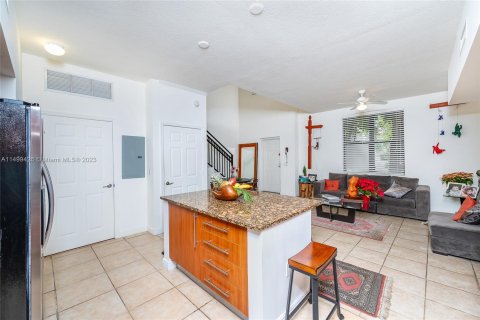 Condominio en venta en Coral Gables, Florida, 1 dormitorio, 105.07 m2 № 885943 - foto 12