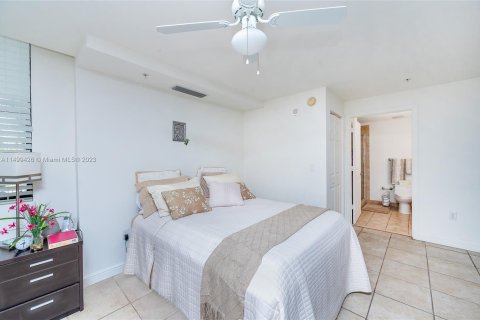 Condominio en venta en Coral Gables, Florida, 1 dormitorio, 105.07 m2 № 885943 - foto 13