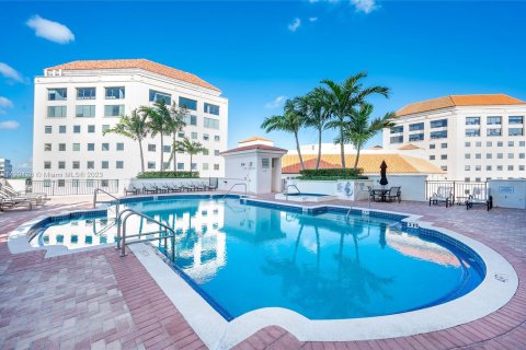 Condominio en venta en Coral Gables, Florida, 1 dormitorio, 105.07 m2 № 885943 - foto 27