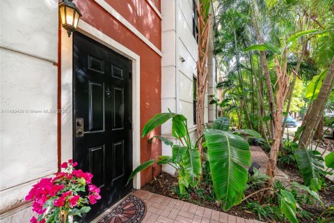 Condominio en venta en Coral Gables, Florida, 1 dormitorio, 105.07 m2 № 885943 - foto 1