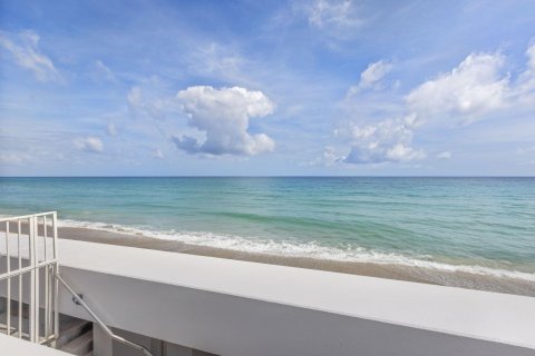 Condo in South Palm Beach, Florida, 2 bedrooms  № 1209241 - photo 8