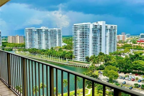 Condominio en venta en Aventura, Florida, 2 dormitorios, 112.41 m2 № 1215332 - foto 1