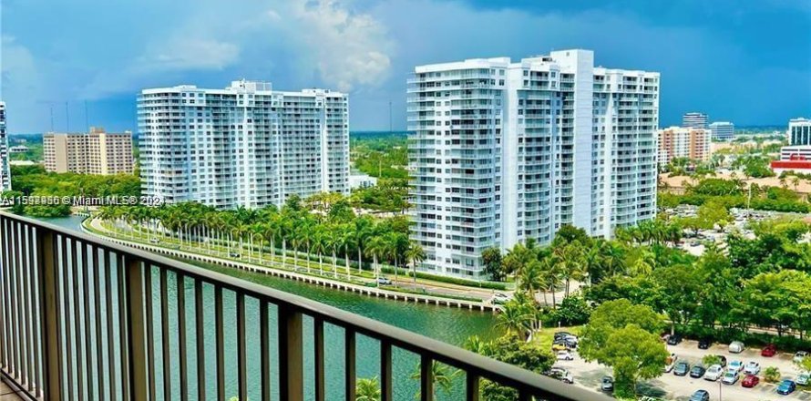 Condo in Aventura, Florida, 2 bedrooms  № 1215332