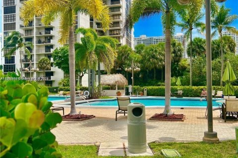 Copropriété à vendre à Aventura, Floride: 2 chambres, 112.41 m2 № 1215332 - photo 26