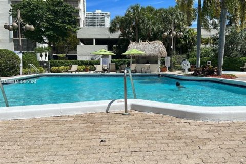 Condominio en venta en Aventura, Florida, 2 dormitorios, 112.41 m2 № 1215332 - foto 22