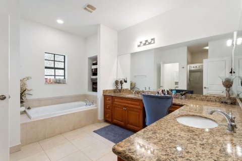 Townhouse in Dania Beach, Florida 3 bedrooms, 246.93 sq.m. № 1162808 - photo 12