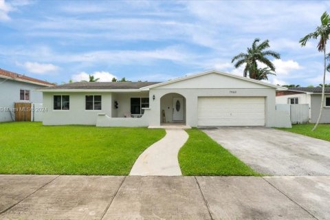 Villa ou maison à vendre à Cutler Bay, Floride: 3 chambres, 143.16 m2 № 1345261 - photo 2