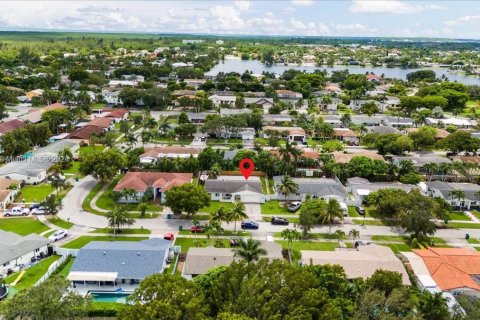 Villa ou maison à vendre à Cutler Bay, Floride: 3 chambres, 143.16 m2 № 1345261 - photo 28