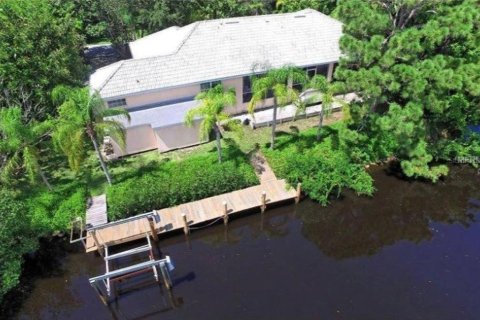 Villa ou maison à vendre à Placida, Floride: 3 chambres, 172.52 m2 № 1351437 - photo 2