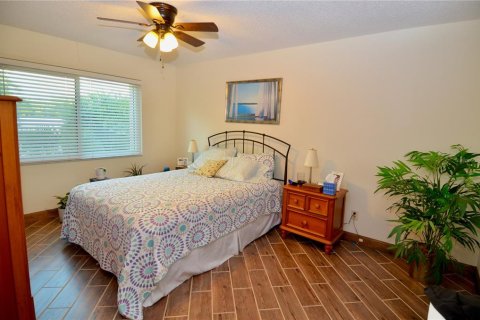 Condo in Sarasota, Florida, 2 bedrooms  № 1351392 - photo 7