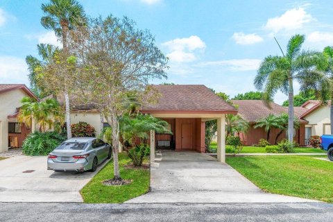 Casa en venta en Coconut Creek, Florida, 2 dormitorios, 128.21 m2 № 1118555 - foto 19