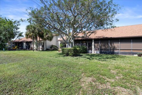 House in Lake Worth, Florida 2 bedrooms, 123.28 sq.m. № 1118601 - photo 16