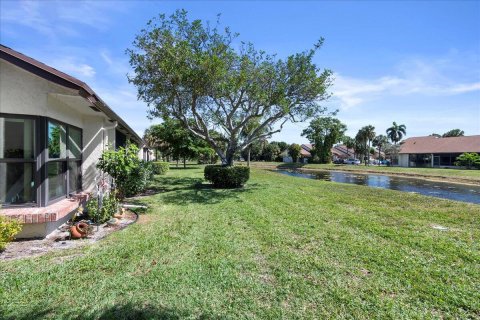 Villa ou maison à vendre à Lake Worth, Floride: 2 chambres, 123.28 m2 № 1118601 - photo 18