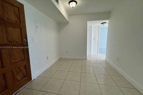 Copropriété à vendre à Miami, Floride: 2 chambres, 71.26 m2 № 1153521 - photo 6