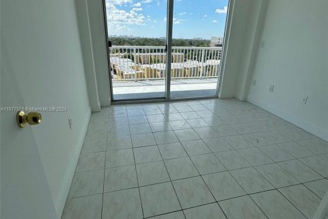 Copropriété à vendre à Miami, Floride: 2 chambres, 71.26 m2 № 1153521 - photo 9