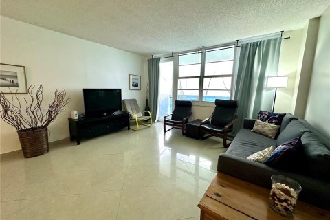 Condominio en venta en Hollywood, Florida, 1 dormitorio, 83.24 m2 № 1153517 - foto 8