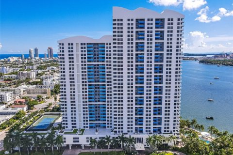 Copropriété à vendre à Miami Beach, Floride: 2 chambres, 100.71 m2 № 1153518 - photo 2