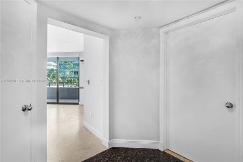 Copropriété à vendre à Miami Beach, Floride: 2 chambres, 100.71 m2 № 1153518 - photo 15