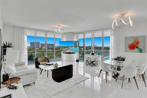 Condominio en venta en Sunny Isles Beach, Florida, 3 dormitorios, 175.77 m2 № 26304 - foto 7