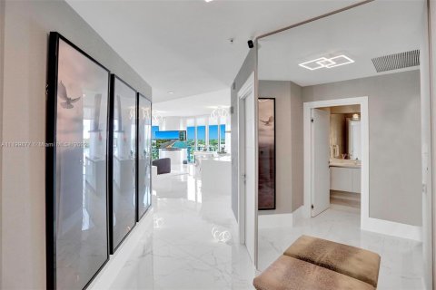 Condominio en venta en Sunny Isles Beach, Florida, 3 dormitorios, 175.77 m2 № 26304 - foto 17